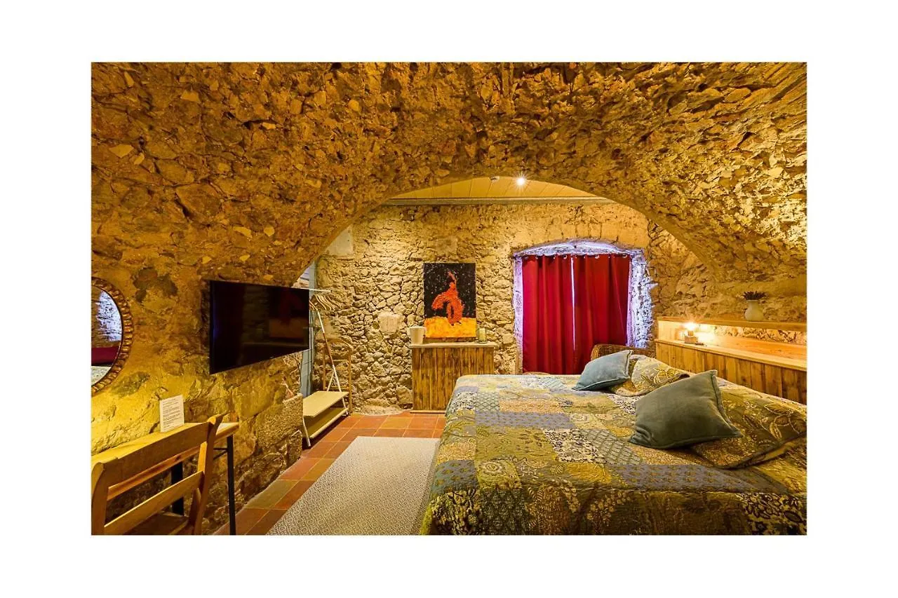 *** Bed & Breakfast Mas Del Llop Blanc - Dog Friendly Hostal Rural - B&B Sobrestany Spanje