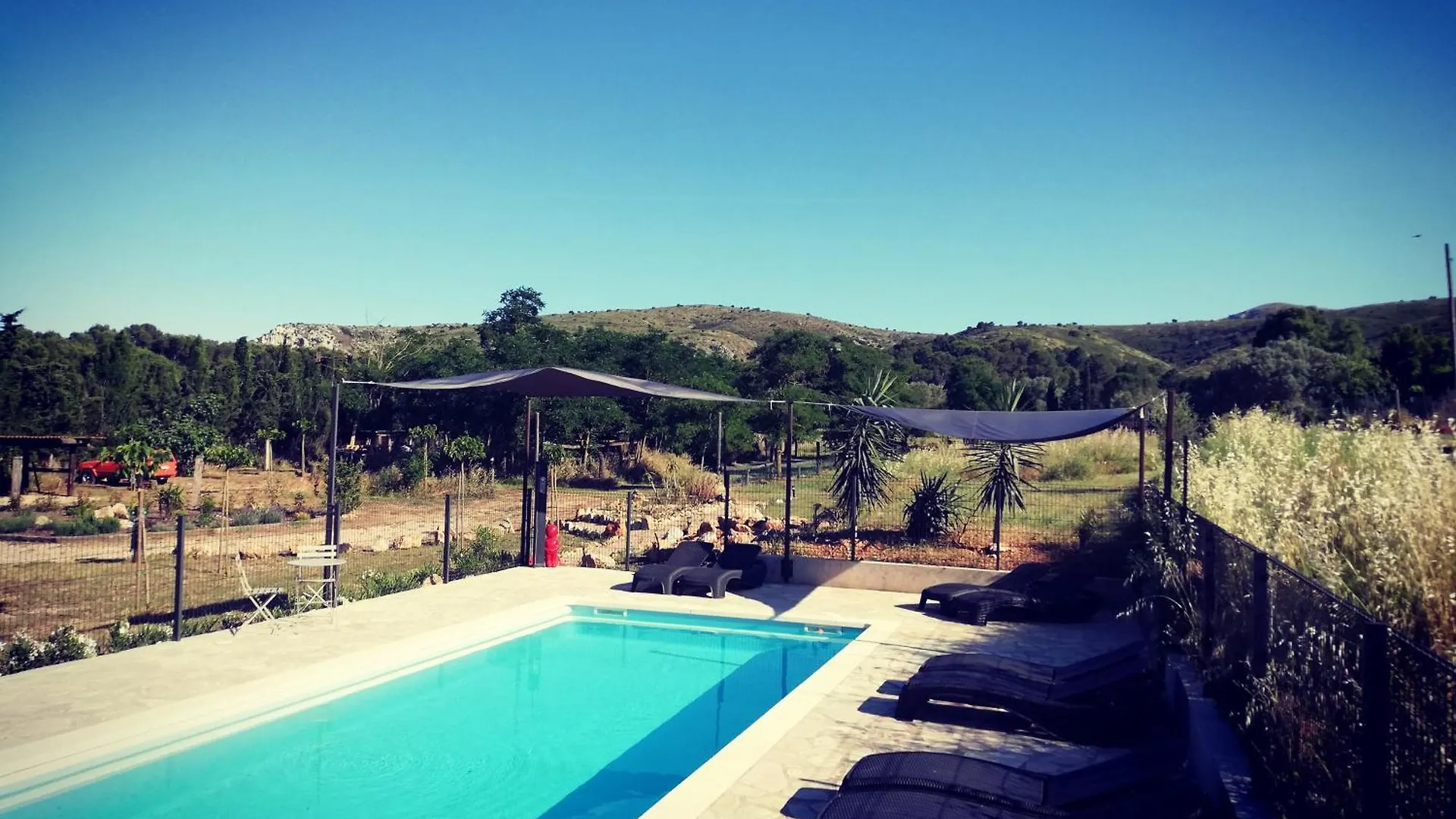Mas Del Llop Blanc - Dog Friendly Hostal Rural - B&B Sobrestany Bed & Breakfast