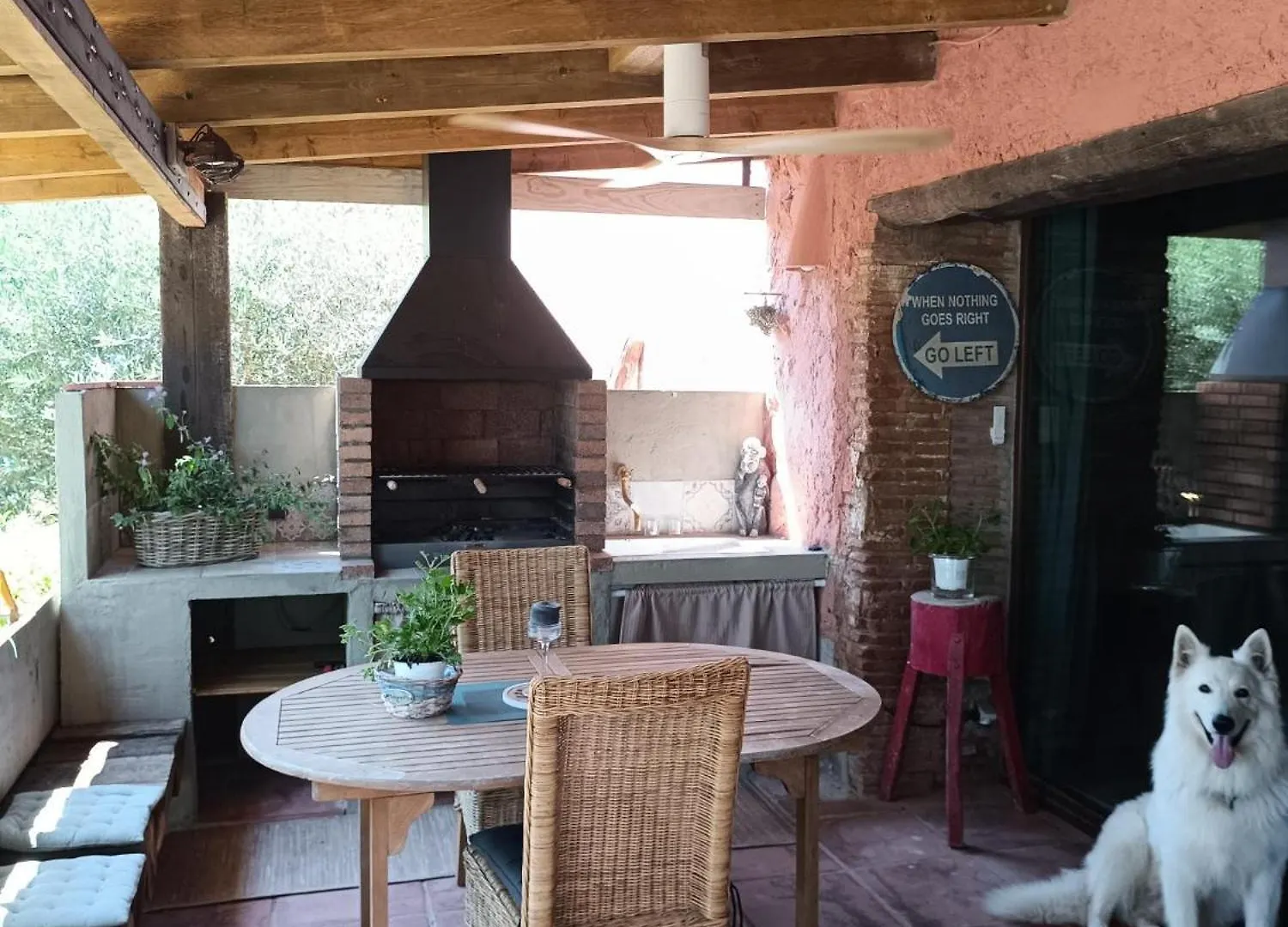 Mas Del Llop Blanc - Dog Friendly Hostal Rural - B&B Sobrestany Bed & Breakfast